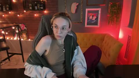 Snapshot of filipinaadams chatting on 8, 9, 2025 cap and Lana  online show from 8, 9, 2025