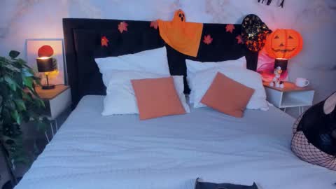 Honey Ill be waiting for you Tue Wed Thu Fri Sat Sun 10am-5pm online show from 9, 11, 2025