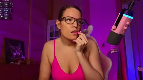 Lady online show from 8, 7, 2026