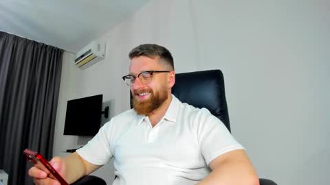 FindomGuyXXX online show from 17, 4, 2026