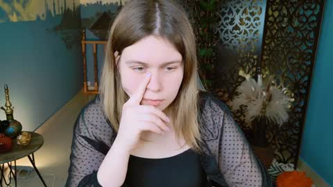 fiora online show from 2, 1, 2025