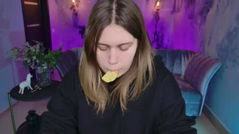 fiora online show from 7, 2, 2025