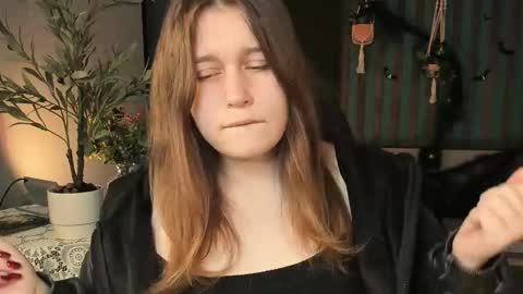 fiora online show from 19, 10, 2025