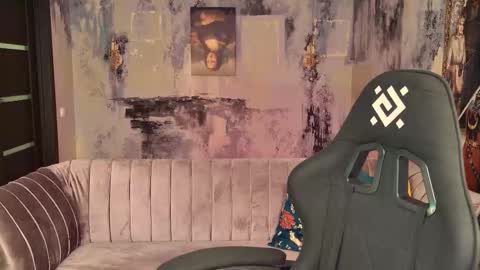 fiora online show from 24, 10, 2025