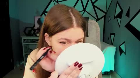 fiora online show from 25, 3, 2026