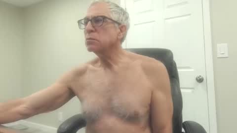 Snapshot of fitman999 chatting on 6, 1, 2025 Jon online show from 6, 1, 2025