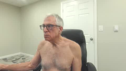 Snapshot of fitman999 chatting on 1, 3, 2025 Jon online show from 1, 3, 2025
