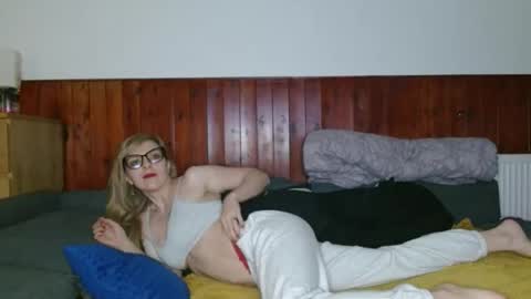 Snapshot of fitsexyes chatting on 3, 11, 2025 fitsexyes online show from 3, 11, 2025