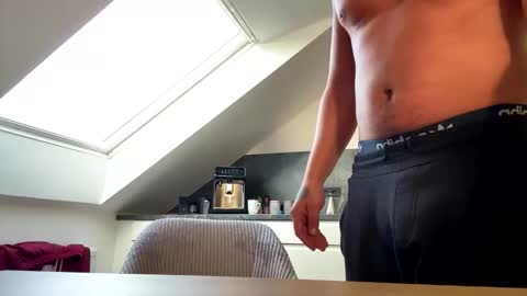 Snapshot of flashi1990 chatting on 8, 11, 2025 flashi1990 online show from 8, 11, 2025