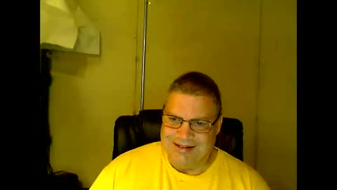 Snapshot of fletch32 chatting on 17, 10, 2025 jd online show from 17, 10, 2025