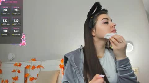 Doloras online show from 2, 12, 2025