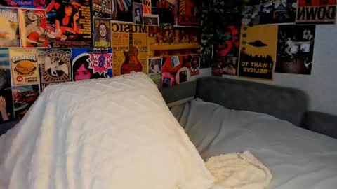 Emely  online show from 2, 3, 2025