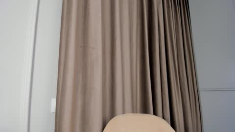 Emely  online show from 1, 11, 2025