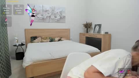 Mona online show from 24, 10, 2025