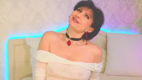 Snapshot of flor_vi chatting on 7, 12, 2024 Victoria create your account through my link online show from 7, 12, 2024
