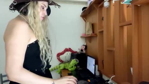 Snapshot of florasullins chatting on 24, 2, 2026 Stella online show from 24, 2, 2026