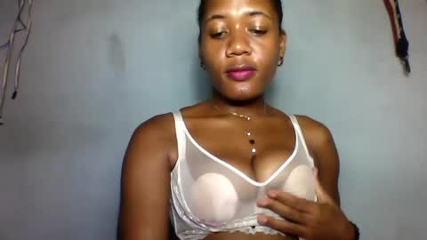 florencia011 online show from 27, 1, 2025