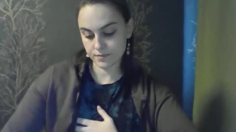 Snapshot of flower_bluee chatting on 13, 4, 2026 Ambika 3 online show from 13, 4, 2026