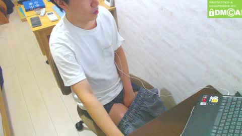 Snapshot of flowerbox chatting on 2, 1, 2025 flowerbox online show from 2, 1, 2025