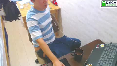 Snapshot of flowerbox chatting on 25, 10, 2025 flowerbox online show from 25, 10, 2025