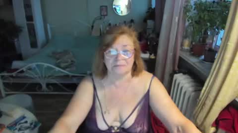 Snapshot of flowerlover8 chatting on 17, 7, 2026 Flowerlower online show from 17, 7, 2026