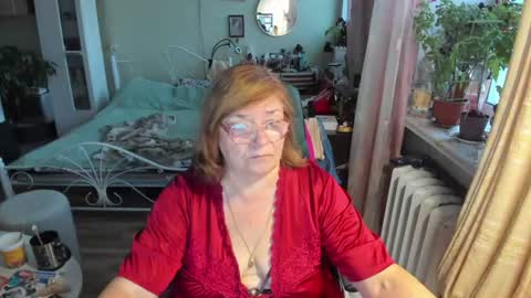 Snapshot of flowerlover8 chatting on 18, 7, 2026 Flowerlower online show from 18, 7, 2026