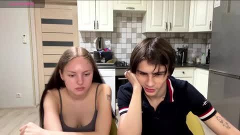 flowerscouple online show from 26, 3, 2026