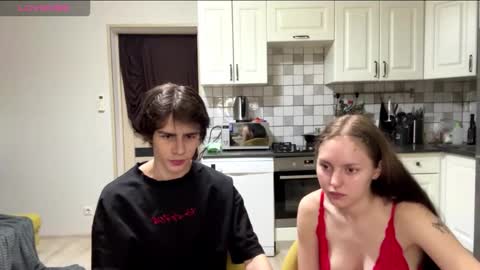 flowerscouple online show from 27, 3, 2026