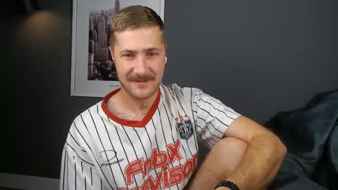 Snapshot of fluffy__cloude chatting on 29, 10, 2025 Fluffy online show from 29, 10, 2025