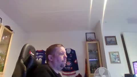 Snapshot of fluffy_espen chatting on 15, 3, 2026 fluffy_espen online show from 15, 3, 2026