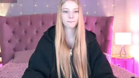 Mia online show from 19, 9, 2025