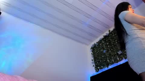 Snapshot of flylia_ chatting on 17, 2, 2025 lia online show from 17, 2, 2025