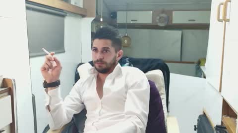 independent model online show from 25, 5, 2026