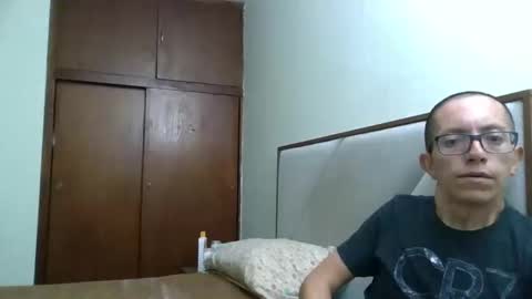 fonzi_flores online show from 22, 11, 2025