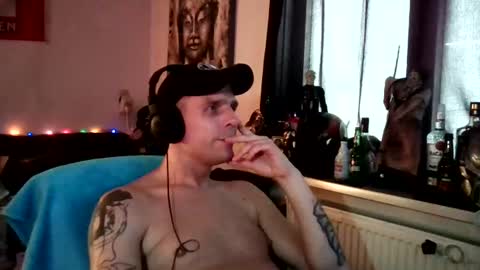 Snapshot of fonzie8012 chatting on 21, 6, 2026 Hard2DaCore22 online show from 21, 6, 2026