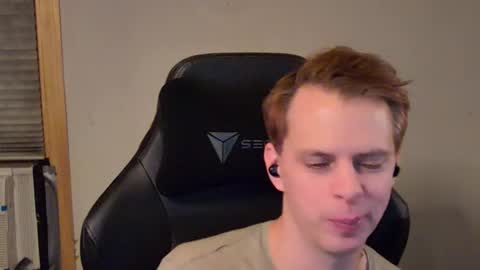 Snapshot of forever_broken chatting on 15, 1, 2025 forever_broken online show from 15, 1, 2025