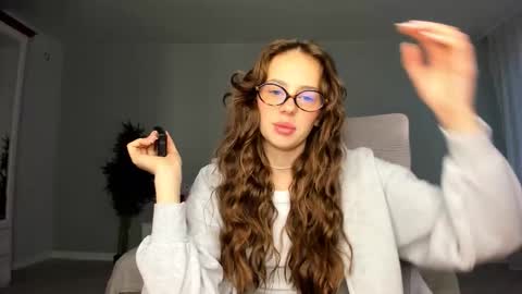 Snapshot of fox_beauty chatting on 13, 10, 2025 Kira online show from 13, 10, 2025
