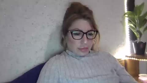 fox_red_lady7 online show from 23, 1, 2025