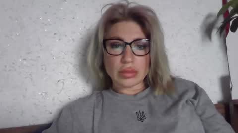 fox_red_lady7 online show from 12, 4, 2026