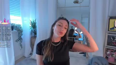 Snapshot of foxe_sailey chatting on 24, 4, 2026 Fox love you online show from 24, 4, 2026