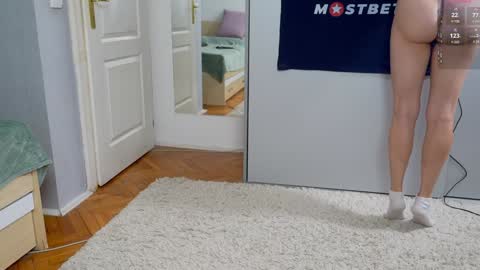 Snapshot of foxeslovefoxes chatting on 3, 12, 2024 CUSTOM PHOTOS AND VIDEOS -  online show from 3, 12, 2024