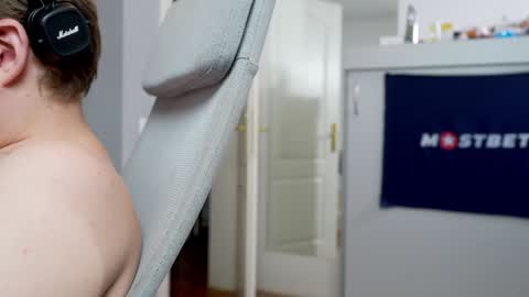 Snapshot of foxeslovefoxes chatting on 13, 12, 2024 CUSTOM PHOTOS AND VIDEOS -  online show from 13, 12, 2024