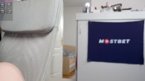 Snapshot of foxeslovefoxes chatting on 27, 12, 2024 CUSTOM PHOTOS AND VIDEOS -  online show from 27, 12, 2024