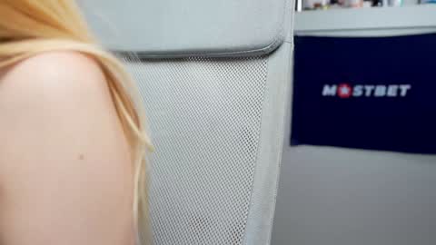 Snapshot of foxeslovefoxes chatting on 11, 1, 2025 CUSTOM PHOTOS AND VIDEOS -  online show from 11, 1, 2025