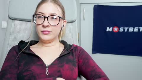 Snapshot of foxeslovefoxes chatting on 12, 1, 2025 CUSTOM PHOTOS AND VIDEOS -  online show from 12, 1, 2025