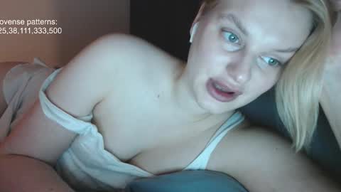 i am your baby Alien  online show from 23, 11, 2025