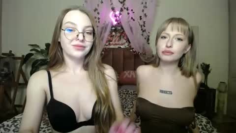Snapshot of foxxialice chatting on 27, 2, 2026 foxxialice online show from 27, 2, 2026