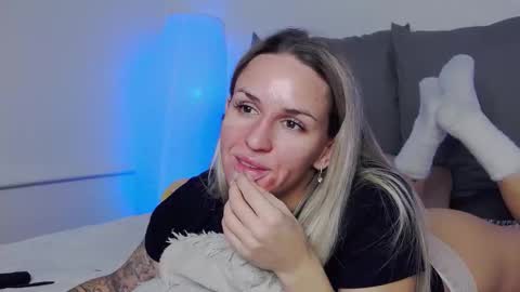 Foxy Kimmi online show from 14, 12, 2025