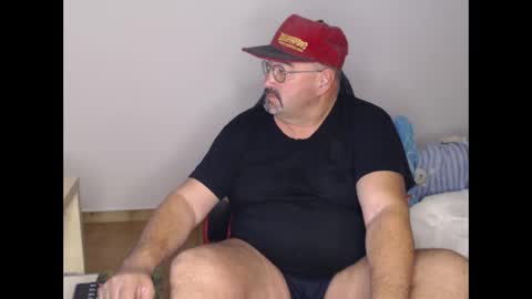 Snapshot of fraboys chatting on 1, 11, 2025 Fraboys online show from 1, 11, 2025