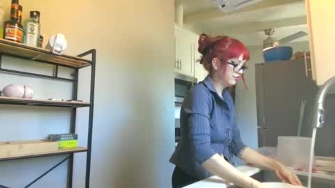 Snapshot of fragilemasochist chatting on 28, 5, 2026 Angel online show from 28, 5, 2026